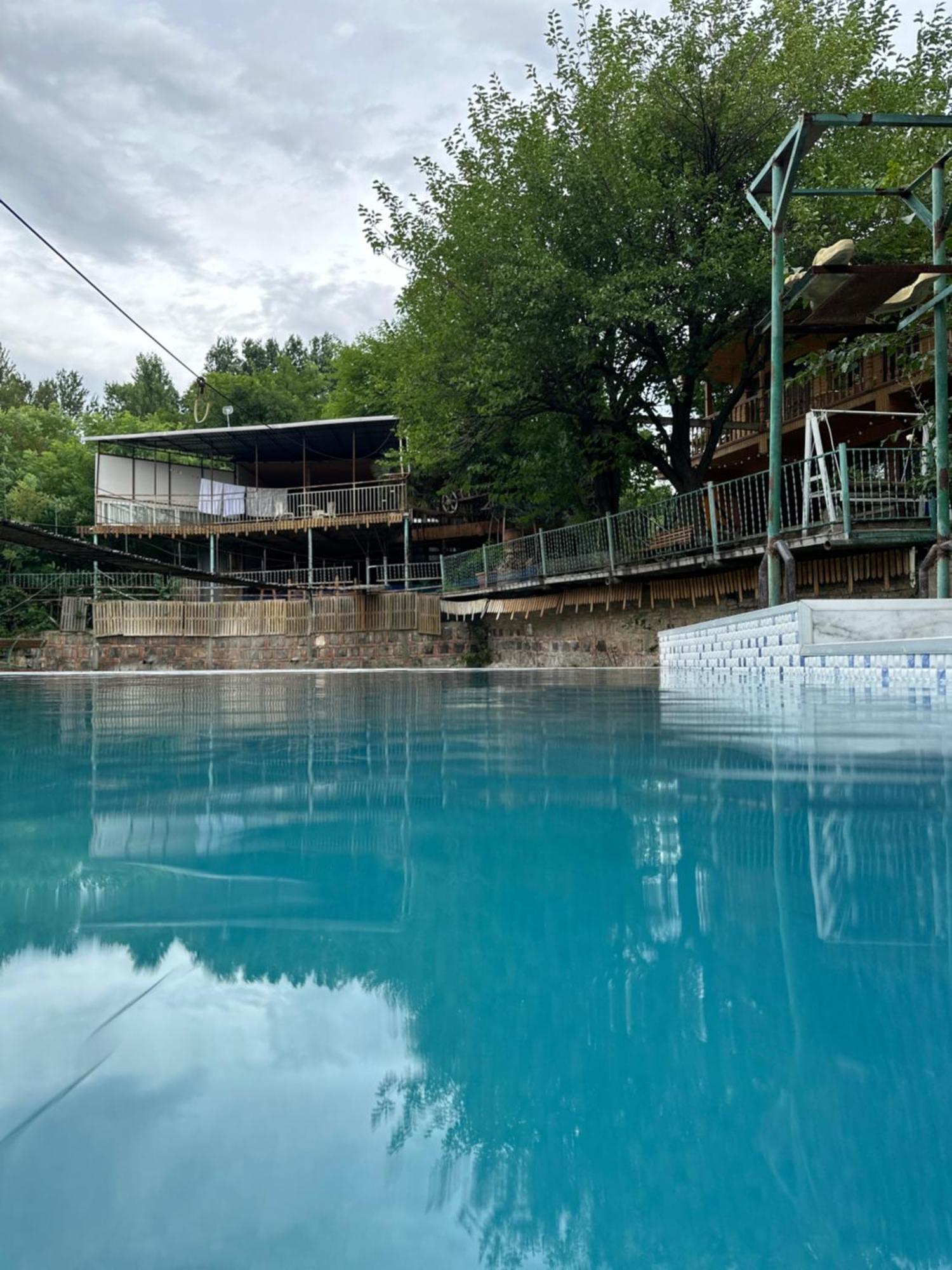 Hotel Amiran'S Lake Tbilisi Zewnętrze zdjęcie