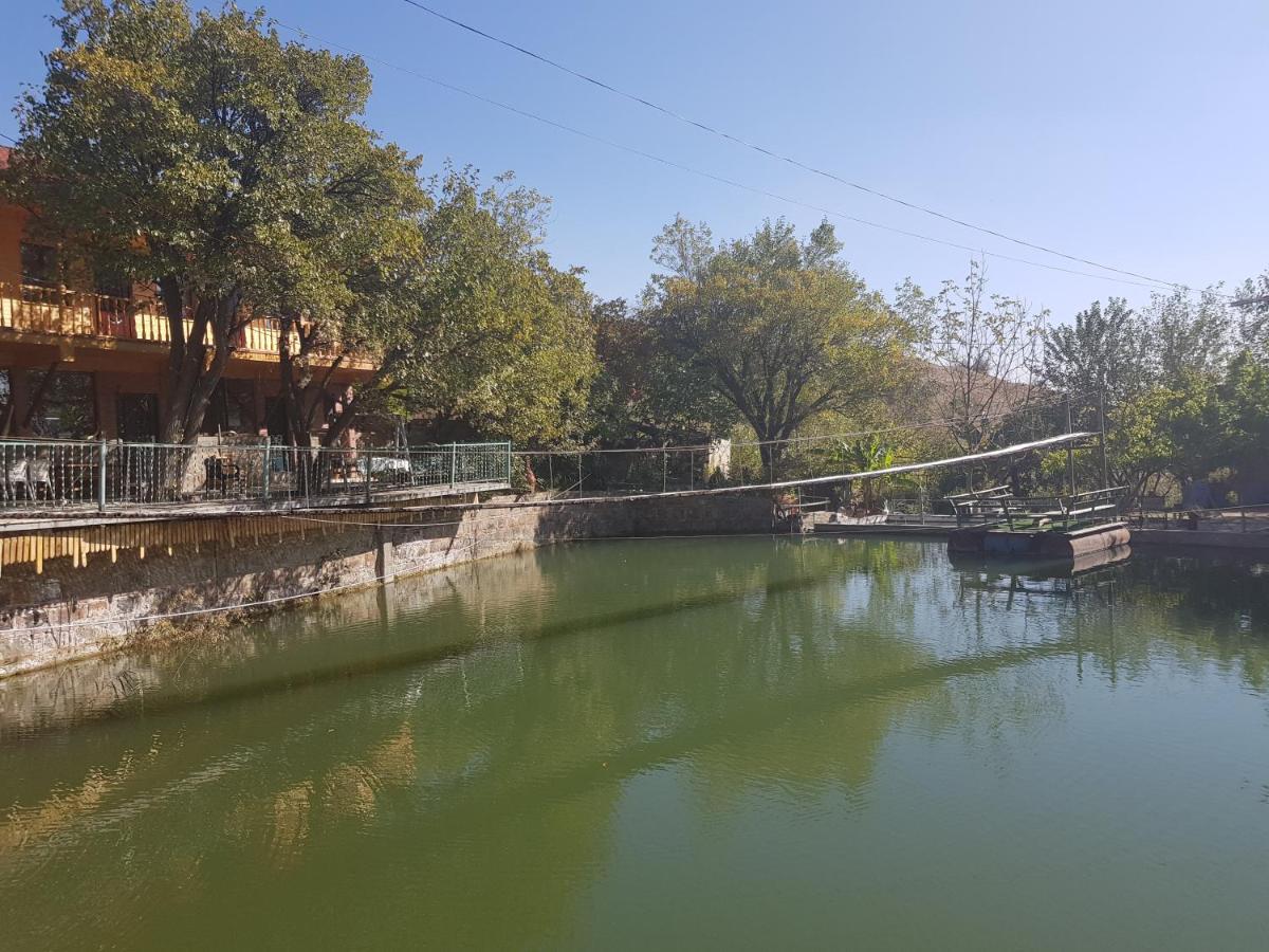 Hotel Amiran'S Lake Tbilisi Zewnętrze zdjęcie